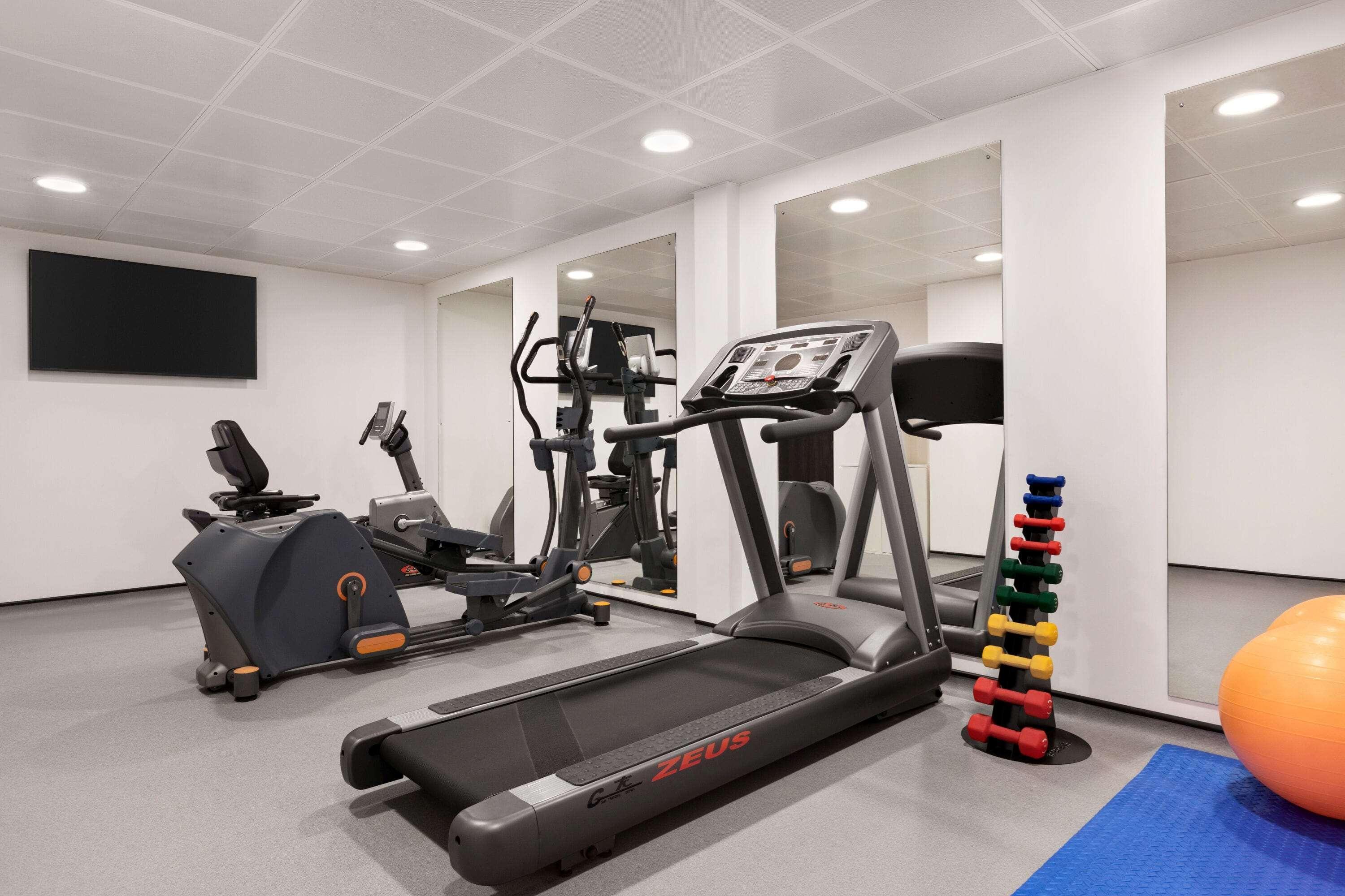 Ramada By Wyndham Cobham Hotel Cobham  Ngoại thất bức ảnh