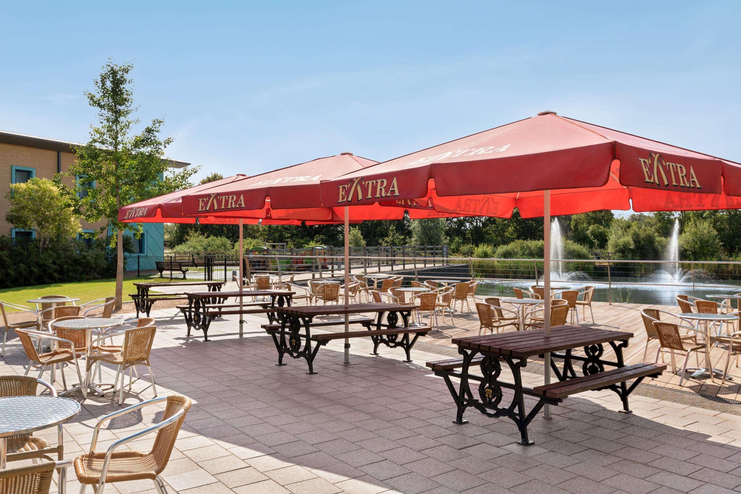 Ramada By Wyndham Cobham Hotel Cobham  Ngoại thất bức ảnh