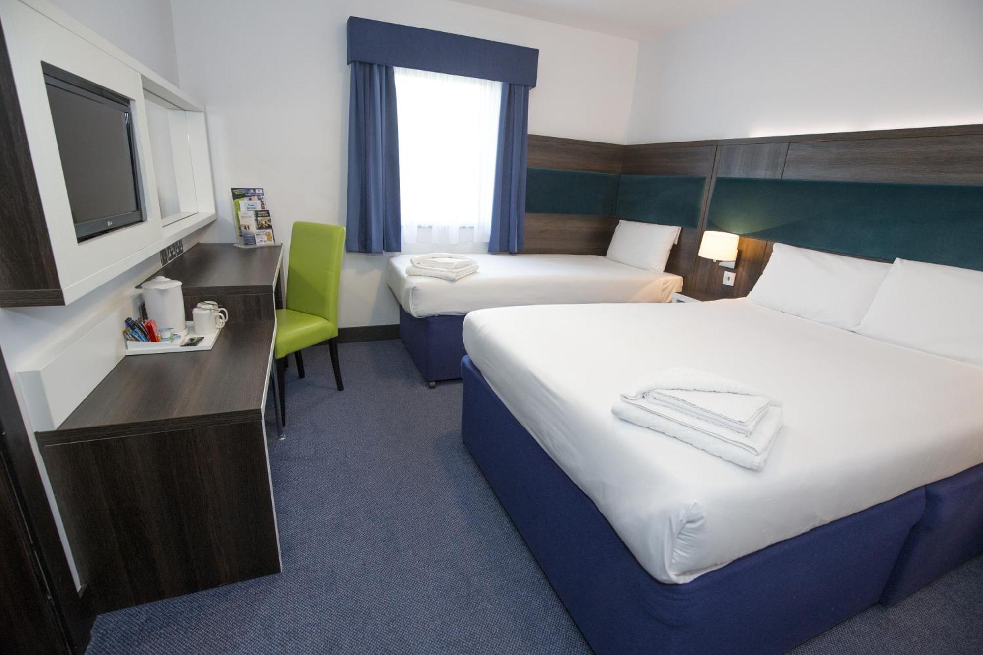Ramada By Wyndham Cobham Hotel Cobham  Phòng bức ảnh