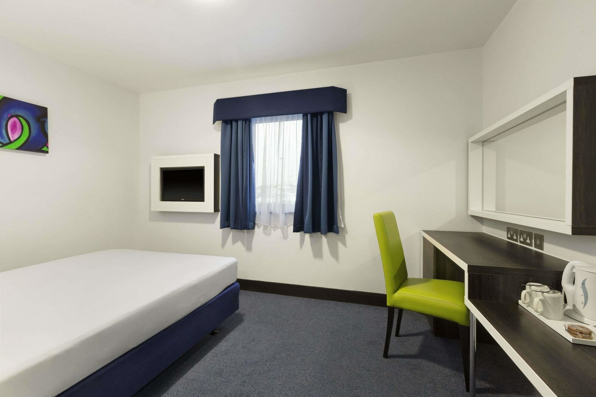 Ramada By Wyndham Cobham Hotel Cobham  Ngoại thất bức ảnh